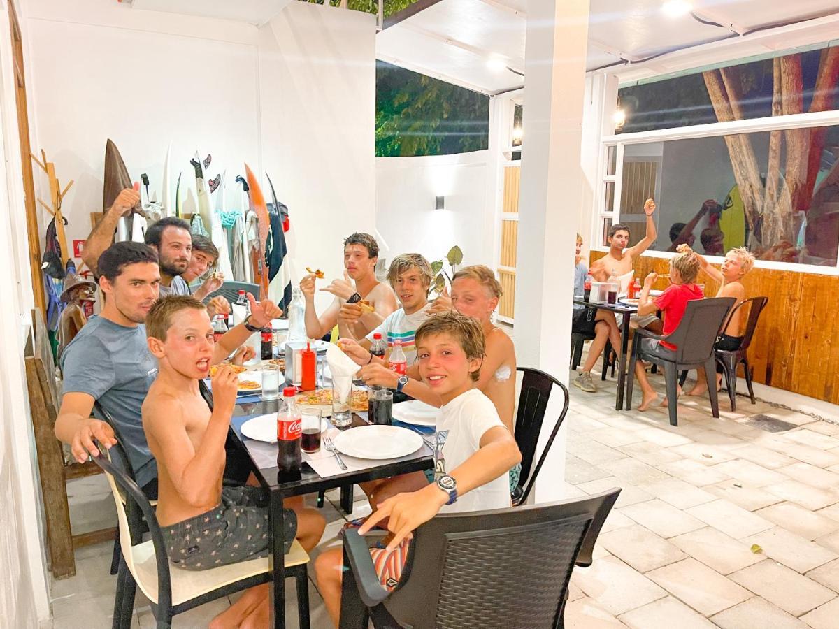Moodhu Surf House Hotel Himmafushi Eksteriør billede