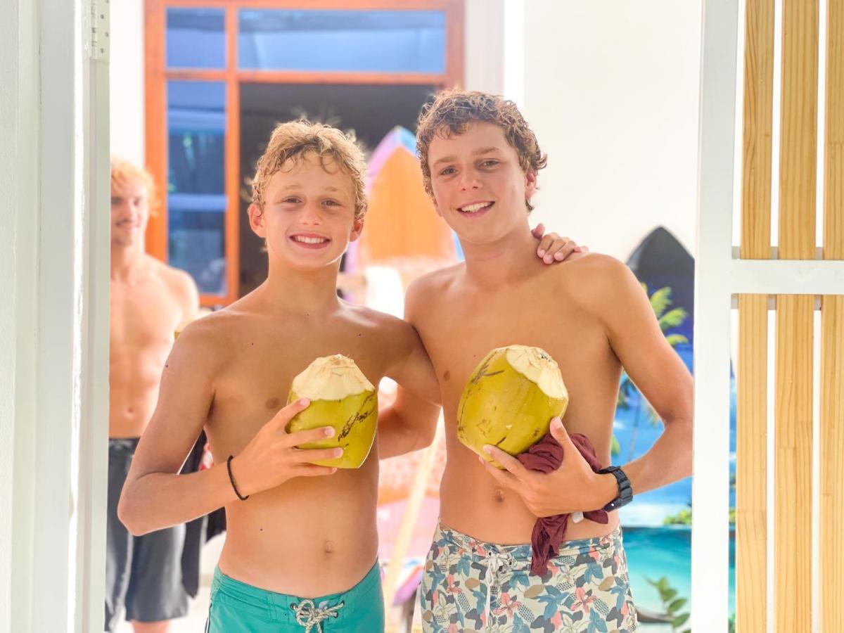 Moodhu Surf House Hotel Himmafushi Eksteriør billede